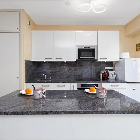 Centre Pres De La Мантон