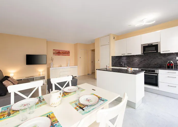 Centre Pres De La Мантон